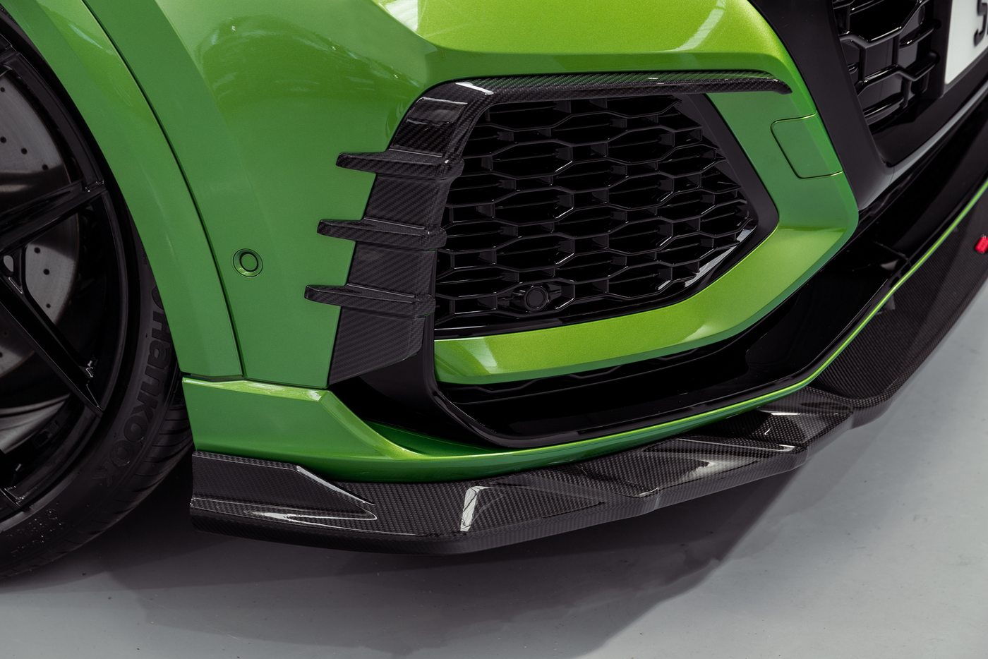 Audi RSQ8 (Facelift) - Вентиляція капота Carbon