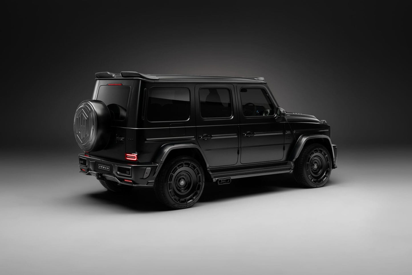 Mercedes G-Wagon W465 - Карбоновий тримач колеса