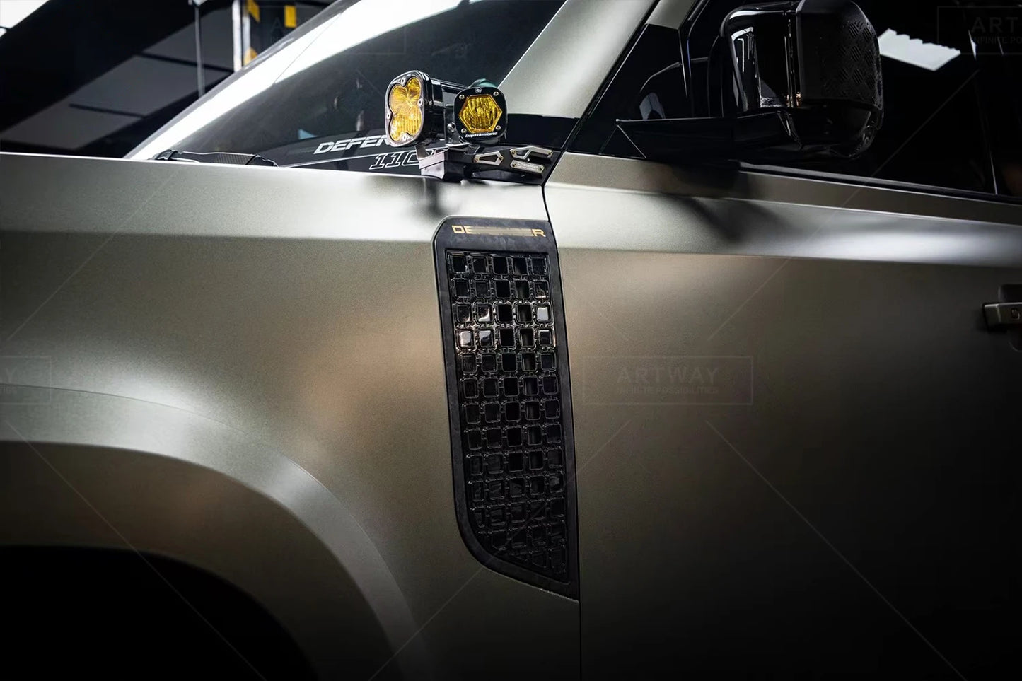 Land Rover Defender OCTA - Бічні зябра Forged Carbon