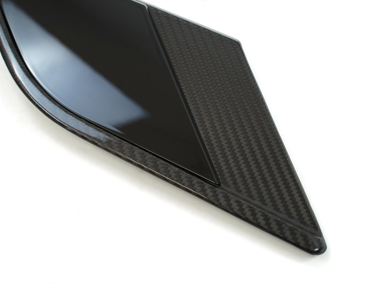 Range Rover Sport L461 - Вентиляція капота Carbon